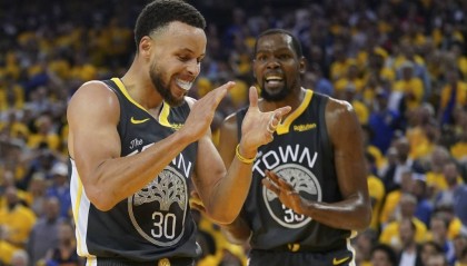 杜兰特怼网友:死不死关你x事 把FMVP寄回湾区如何?