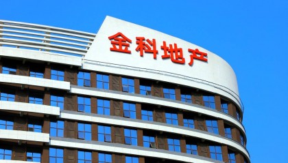 金科股份黄红云，在水逆中煎熬