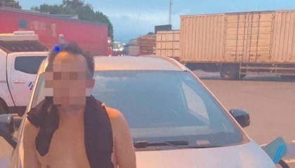 新能源汽车高速“趴窝”,男子蛮力推行2公里,交警发布新能源车防范提醒